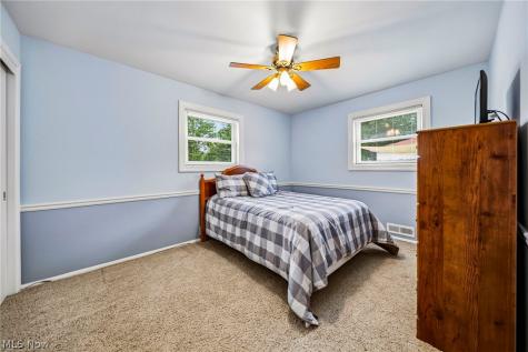 5117 Thornbury Road Lyndhurst OH 44124