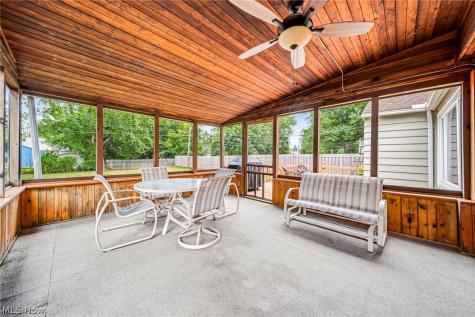 5117 Thornbury Road Lyndhurst OH 44124