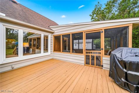 5117 Thornbury Road Lyndhurst OH 44124