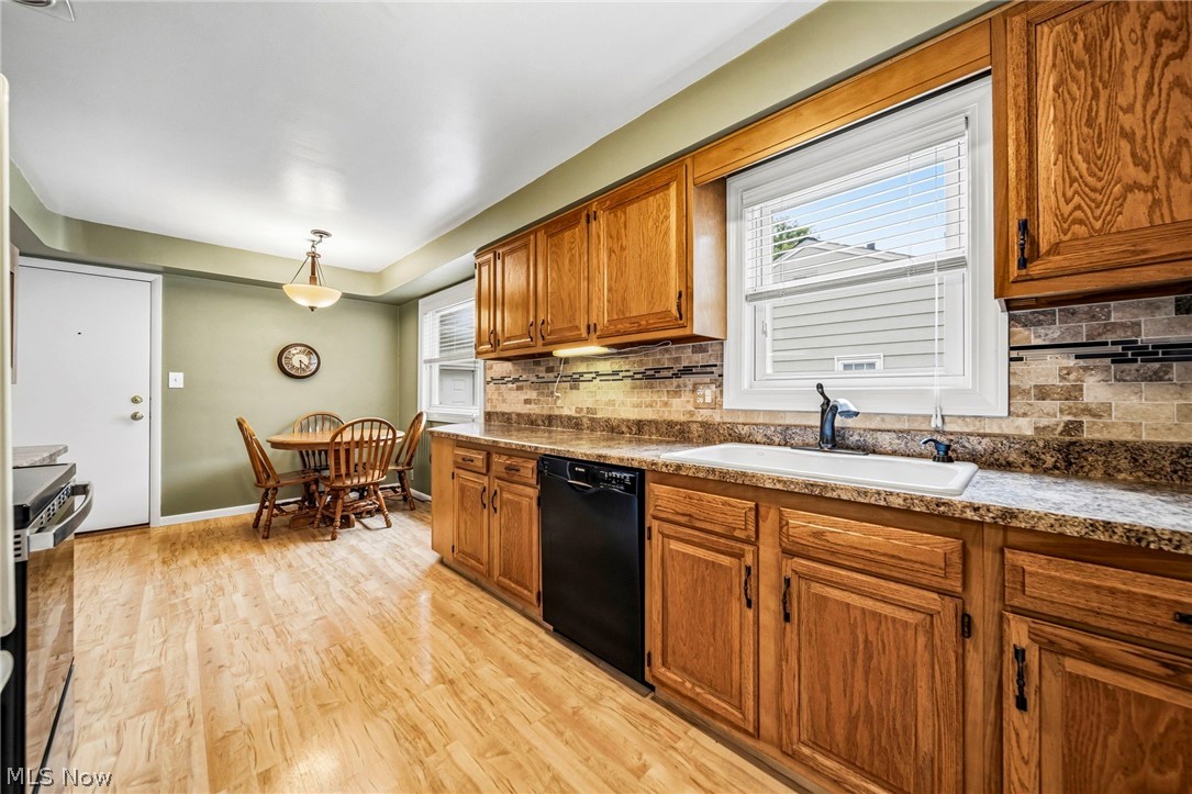 5117 Thornbury Road Lyndhurst OH 44124