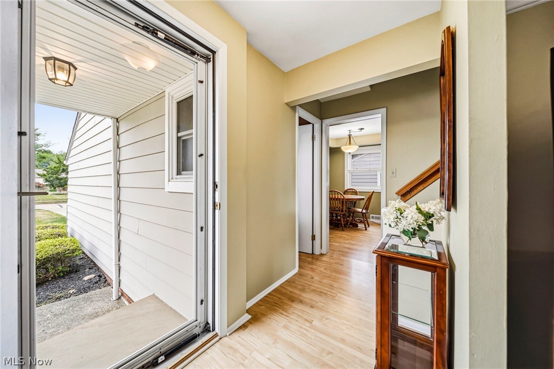 5117 Thornbury Road Lyndhurst OH 44124