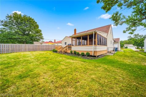 5117 Thornbury Road Lyndhurst OH 44124