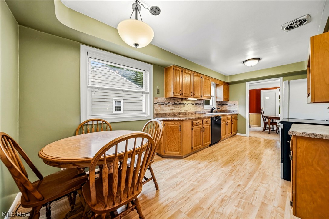 5117 Thornbury Road Lyndhurst OH 44124