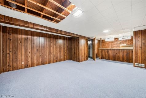 5117 Thornbury Road Lyndhurst OH 44124