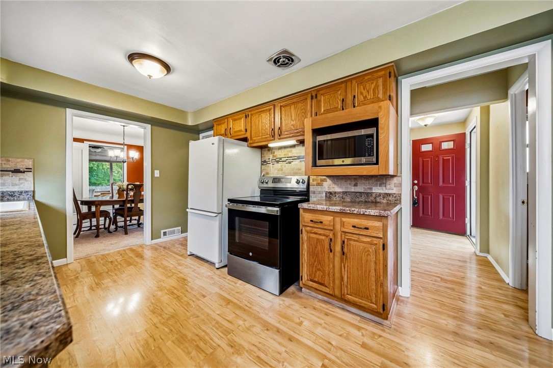 5117 Thornbury Road Lyndhurst OH 44124