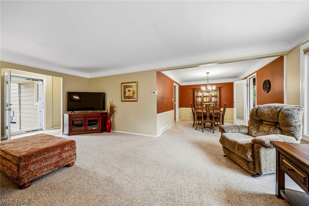 5117 Thornbury Road Lyndhurst OH 44124