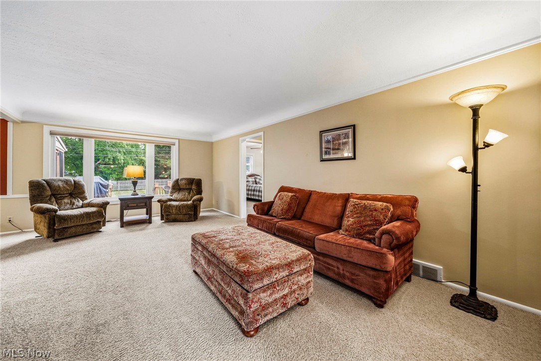 5117 Thornbury Road Lyndhurst OH 44124