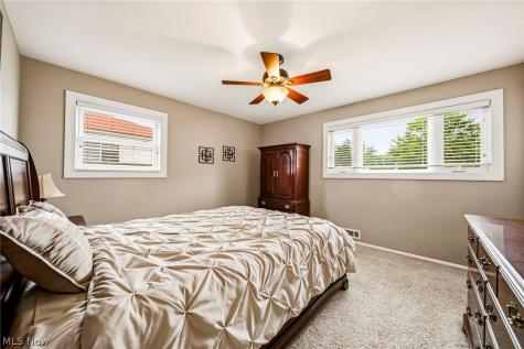 5117 Thornbury Road Lyndhurst OH 44124