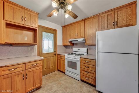 2218 Larchmont Drive Wickliffe OH 44092