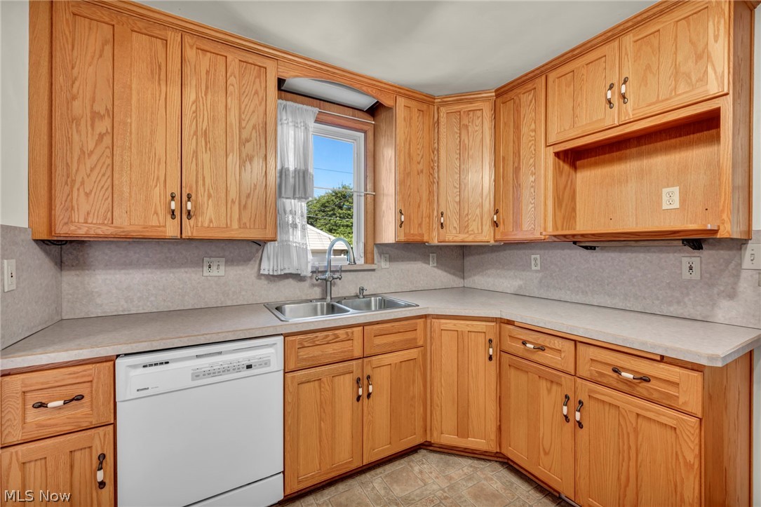2218 Larchmont Drive Wickliffe OH 44092