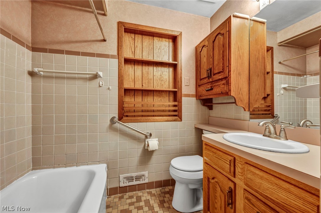 2218 Larchmont Drive Wickliffe OH 44092