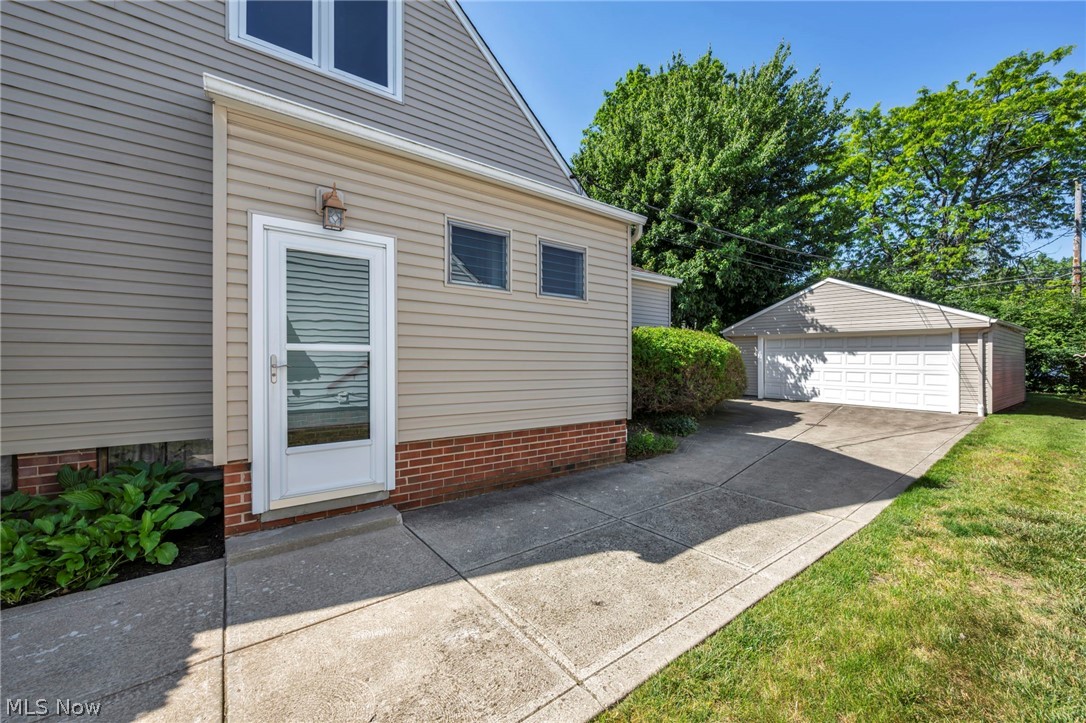 2218 Larchmont Drive Wickliffe OH 44092