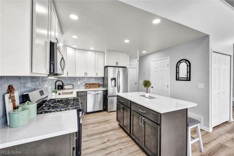 33418 Lake Shore Boulevard Willowick OH 44095