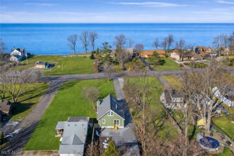 33418 Lake Shore Boulevard Willowick OH 44095