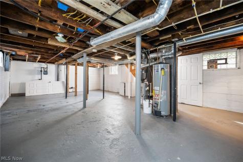 1964 W 57th Street Cleveland OH 44102