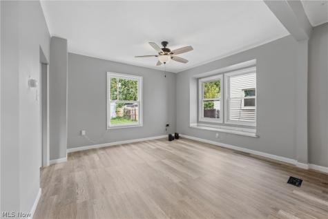 2162 W 95th Street Cleveland OH 44102