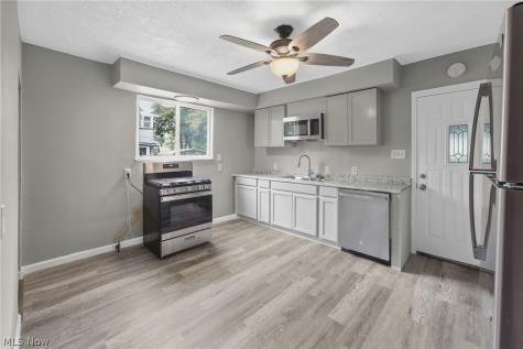 2162 W 95th Street Cleveland OH 44102