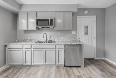 2162 W 95th Street Cleveland OH 44102