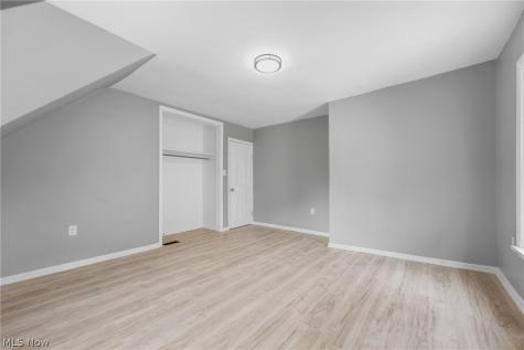 2162 W 95th Street Cleveland OH 44102