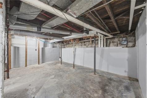 2162 W 95th Street Cleveland OH 44102
