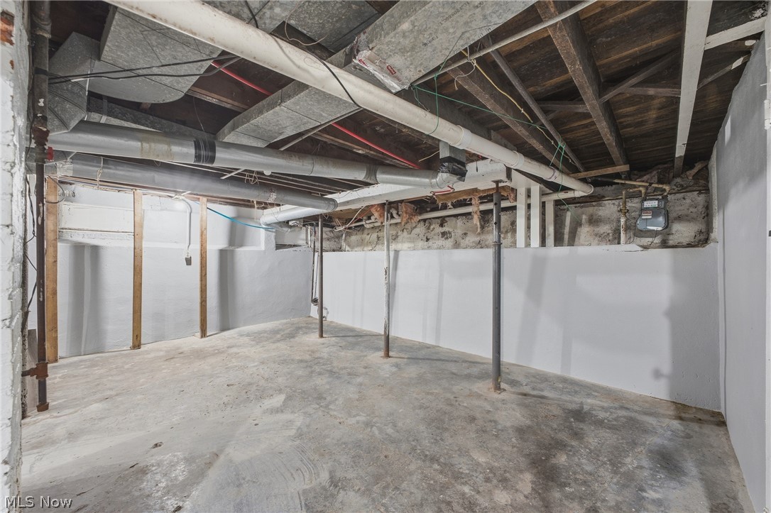 2162 W 95th Street Cleveland OH 44102
