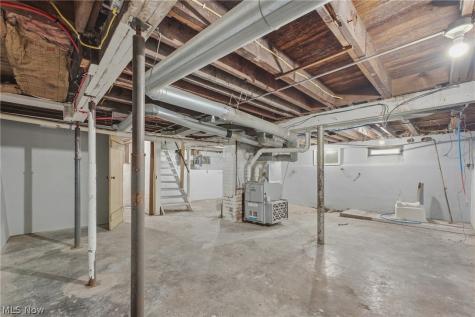 2162 W 95th Street Cleveland OH 44102
