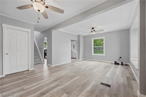 2162 W 95th Street Cleveland OH 44102