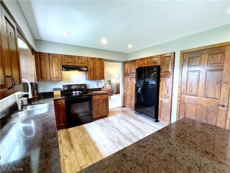 17051 Hunting Meadows Drive Strongsville OH 44136