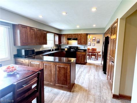 17051 Hunting Meadows Drive Strongsville OH 44136
