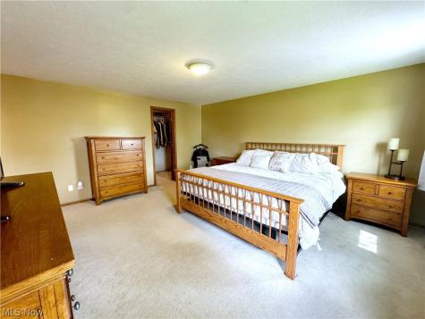 17051 Hunting Meadows Drive Strongsville OH 44136