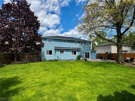 17051 Hunting Meadows Drive Strongsville OH 44136