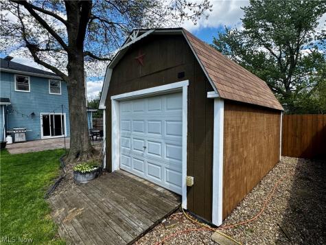 17051 Hunting Meadows Drive Strongsville OH 44136