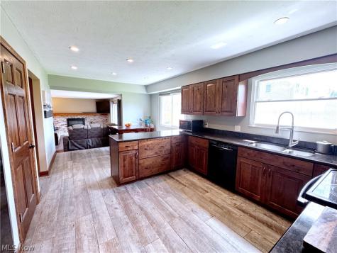 17051 Hunting Meadows Drive Strongsville OH 44136