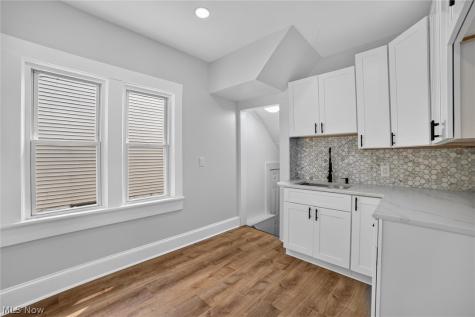 3063 W 103rd Street Cleveland OH 44111