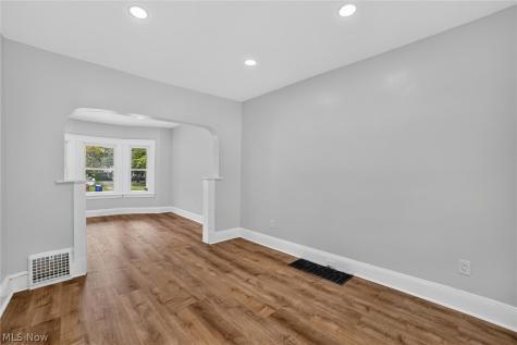 3063 W 103rd Street Cleveland OH 44111