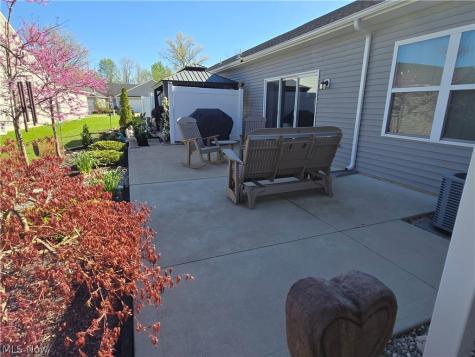 413 Deer Crossing Elyria OH 44035