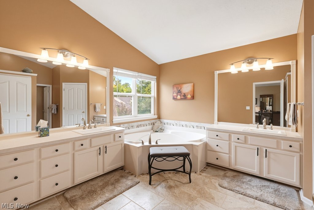 302 Halifax Court Sagamore Hills OH 44067