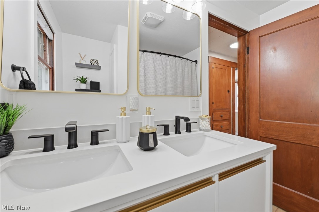 8562 Essex Avenue NW North Canton OH 44720