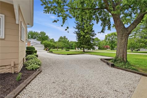 8562 Essex Avenue NW North Canton OH 44720