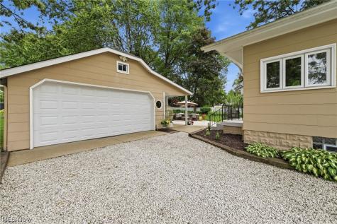 8562 Essex Avenue NW North Canton OH 44720