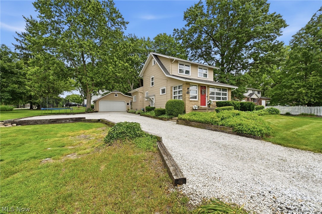 8562 Essex Avenue NW North Canton OH 44720