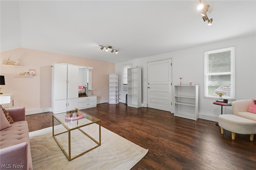 8562 Essex Avenue NW North Canton OH 44720