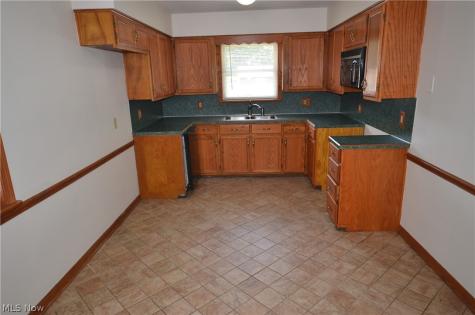 2910 Farmdale Road Akron OH 44312