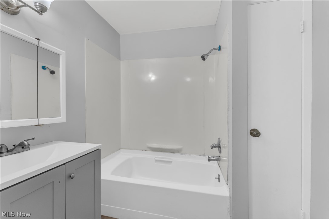 6706 Lawn Avenue Cleveland OH 44102