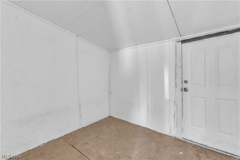 6706 Lawn Avenue Cleveland OH 44102