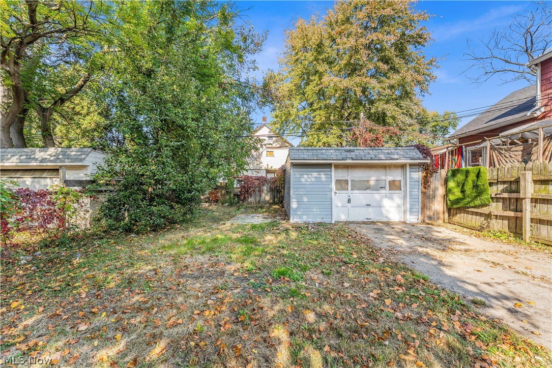 6706 Lawn Avenue Cleveland OH 44102