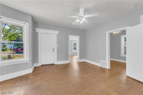 6706 Lawn Avenue Cleveland OH 44102