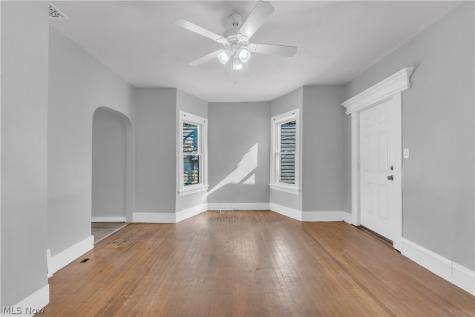 6706 Lawn Avenue Cleveland OH 44102
