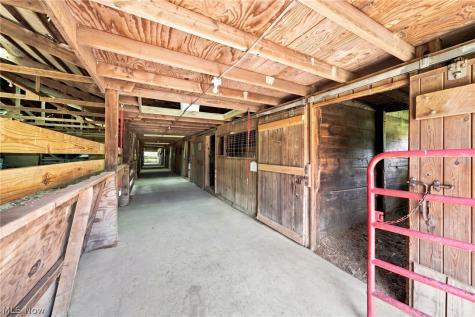 17500 E River Road Columbia Station OH 44028