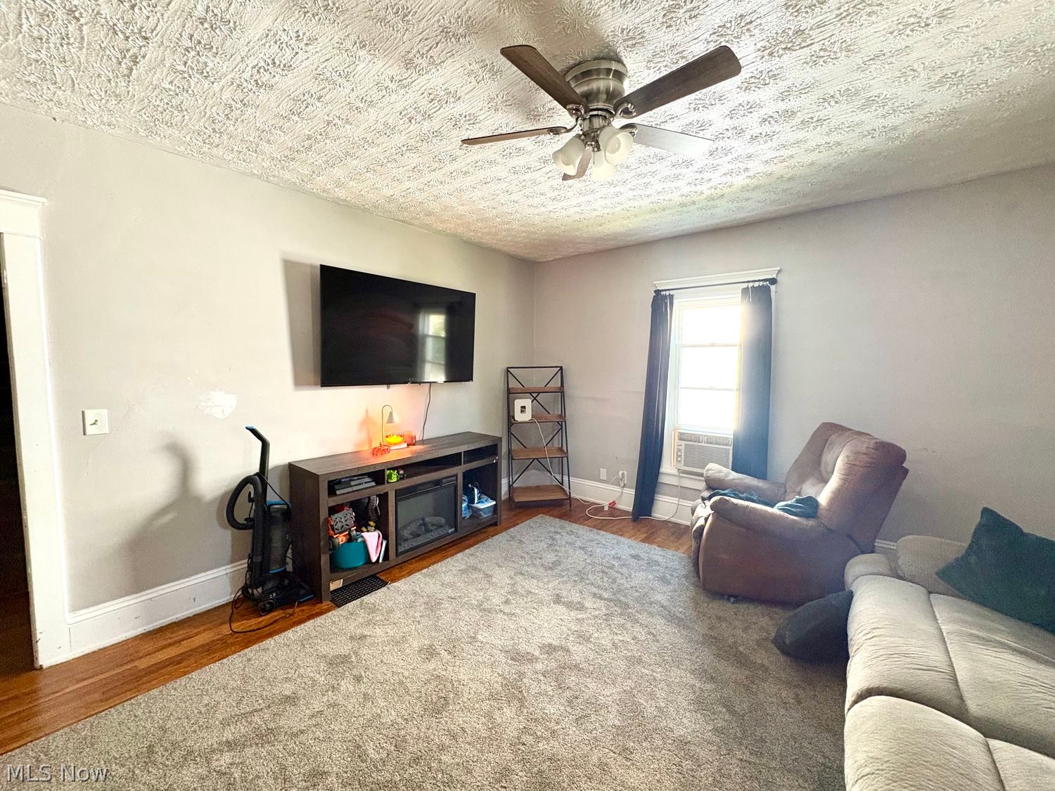 32 S High Street Jeromesville OH 44840
